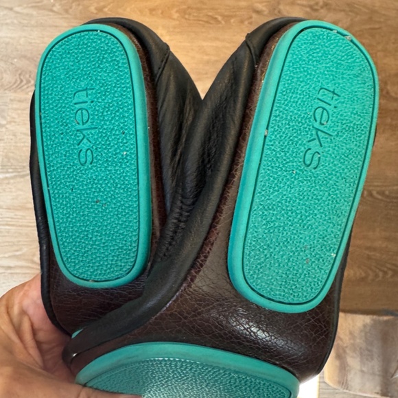 Tieks - Black leather / Size 7 / NO box or flower - Picture 3 of 3